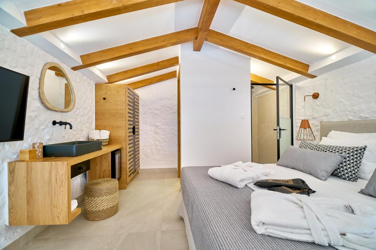 Vista Del Porto Luxury Suites Rethymno  Bagian luar foto