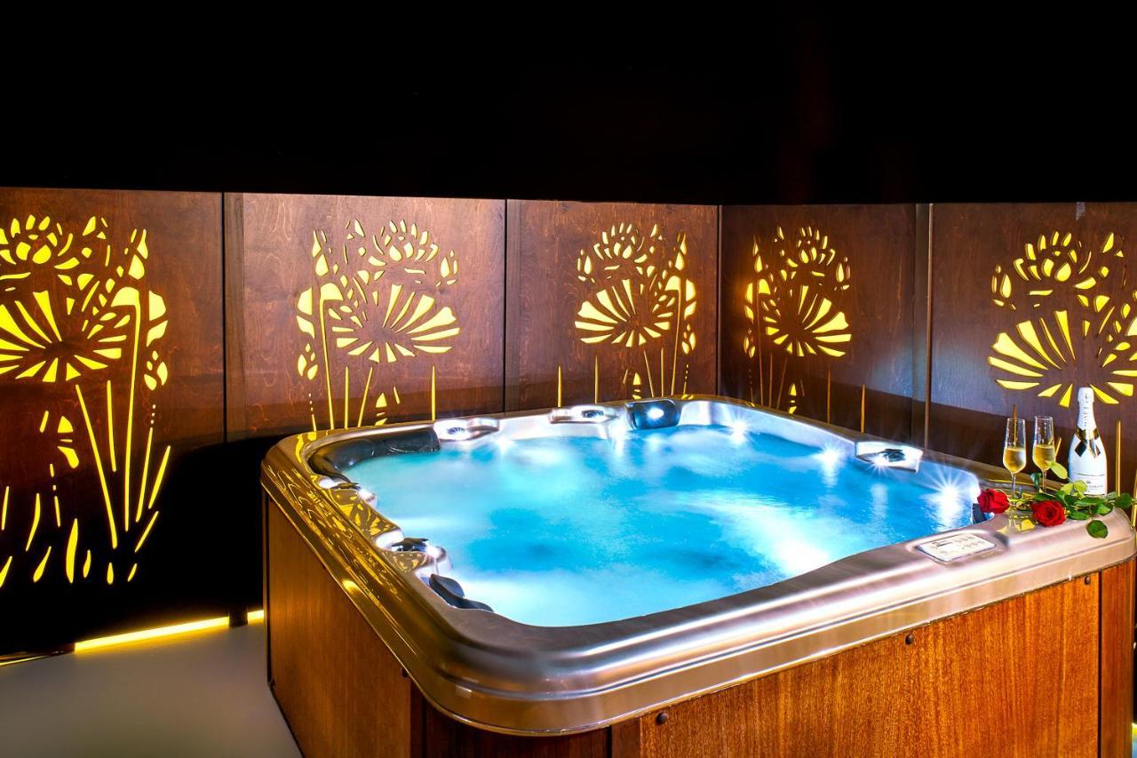 Vista Del Porto Luxury Suites Rethymno  Bagian luar foto