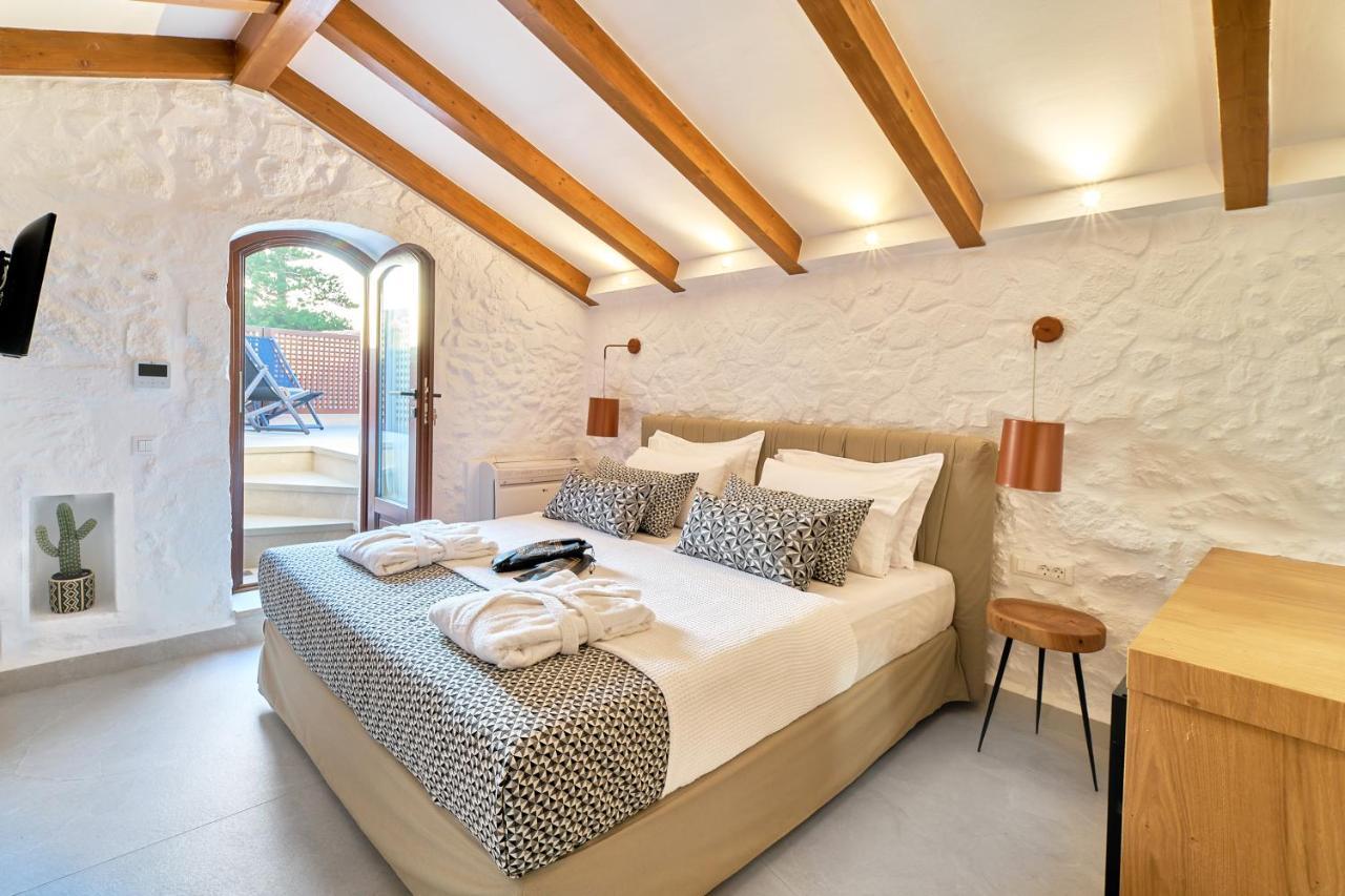 Vista Del Porto Luxury Suites Rethymno  Bagian luar foto