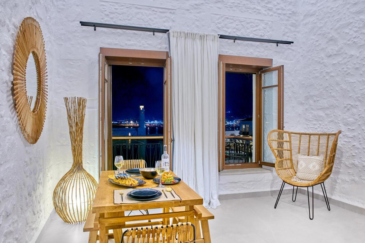 Vista Del Porto Luxury Suites Rethymno  Bagian luar foto